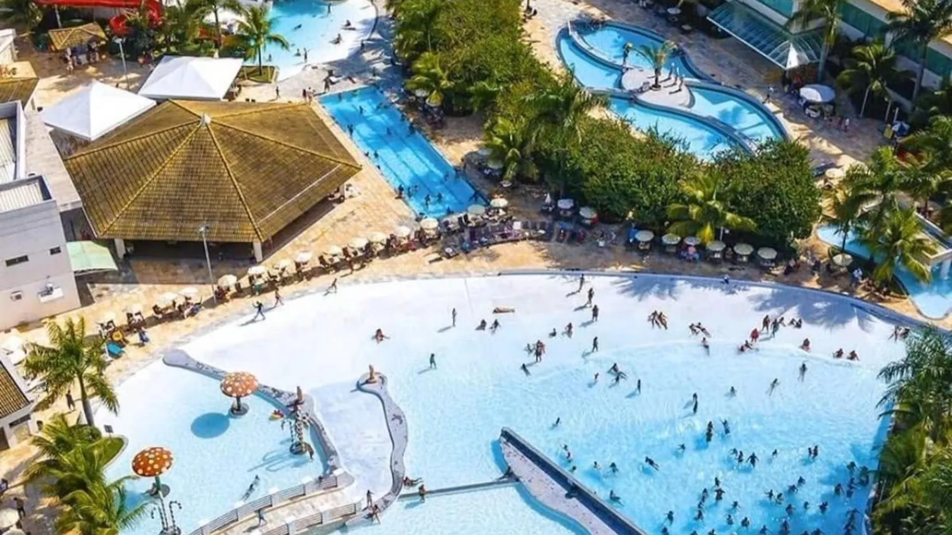 Lacqua diroma com fogão, geladeira, micro-ondas, Park aquático 24h, acomoda até 5 pessoas Caldas Novas 0*,  Brasil