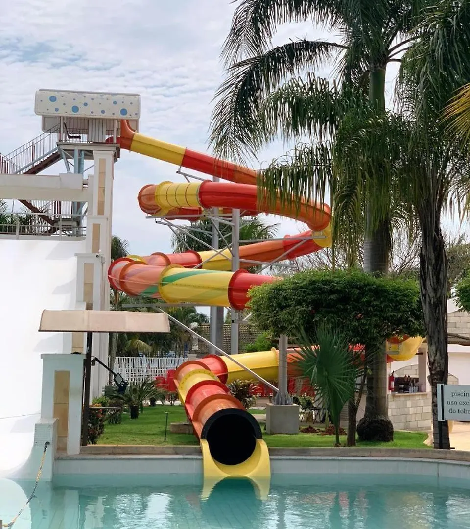 Lacqua diroma com fogão, geladeira, micro-ondas, Park aquático 24h, acomoda até 5 pessoas Caldas Novas Apart-hotel