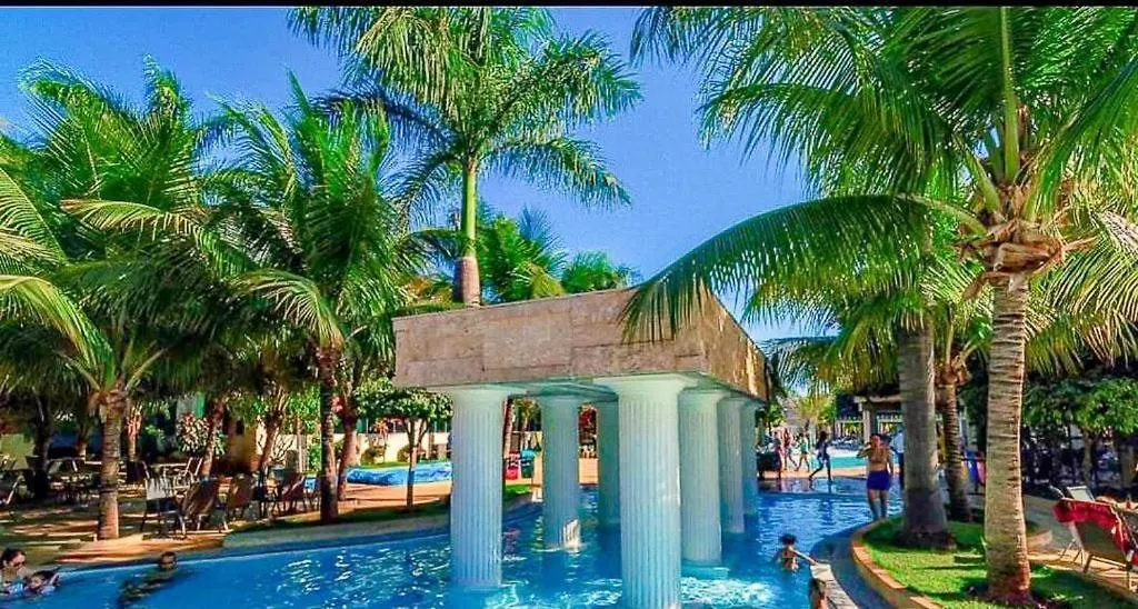 Lacqua diroma com fogão, geladeira, micro-ondas, Park aquático 24h, acomoda até 5 pessoas Caldas Novas 0*,  Brasil