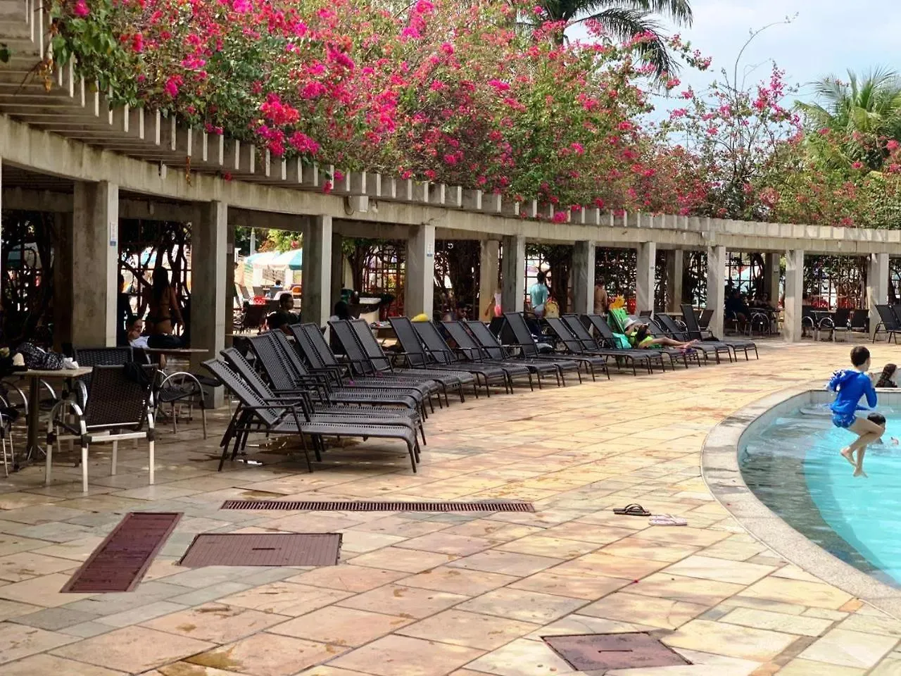 Lacqua diroma com fogão, geladeira, micro-ondas, Park aquático 24h, acomoda até 5 pessoas Caldas Novas