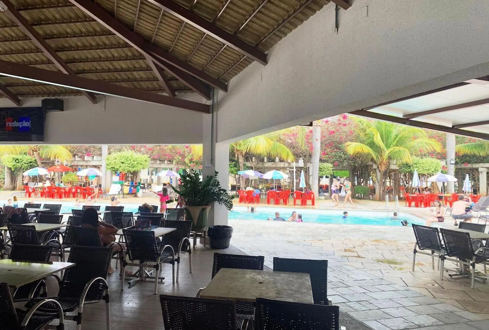 Lacqua diroma com fogão, geladeira, micro-ondas, Park aquático 24h, acomoda até 5 pessoas Caldas Novas 0*,