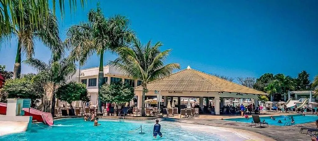 Lacqua diroma com fogão, geladeira, micro-ondas, Park aquático 24h, acomoda até 5 pessoas Caldas Novas Apart-hotel
