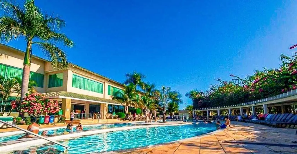 Apart-hotel Lacqua diroma com fogão, geladeira, micro-ondas, Park aquático 24h, acomoda até 5 pessoas Caldas Novas