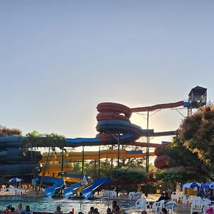 Spazzio Diroma Com Acesso Ao Acqua Park, Hotel